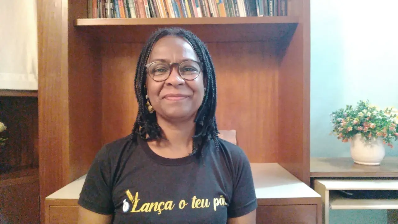 cantora-valquiria-gonzaga-posts-image-black-tres